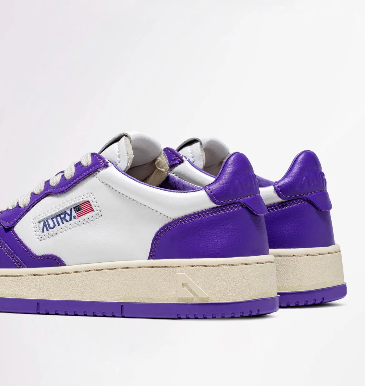 Autry Action Shoes Sneaker Medalist Low Women white purple AULWWB05